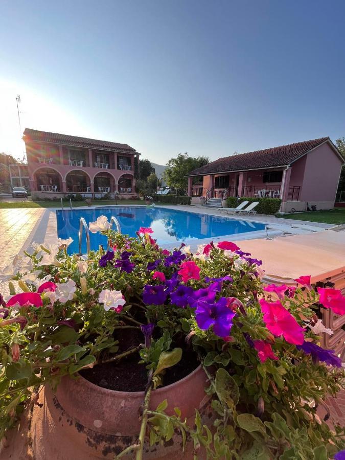 Gregory-Vassilis Apartments Dassia  Bagian luar foto