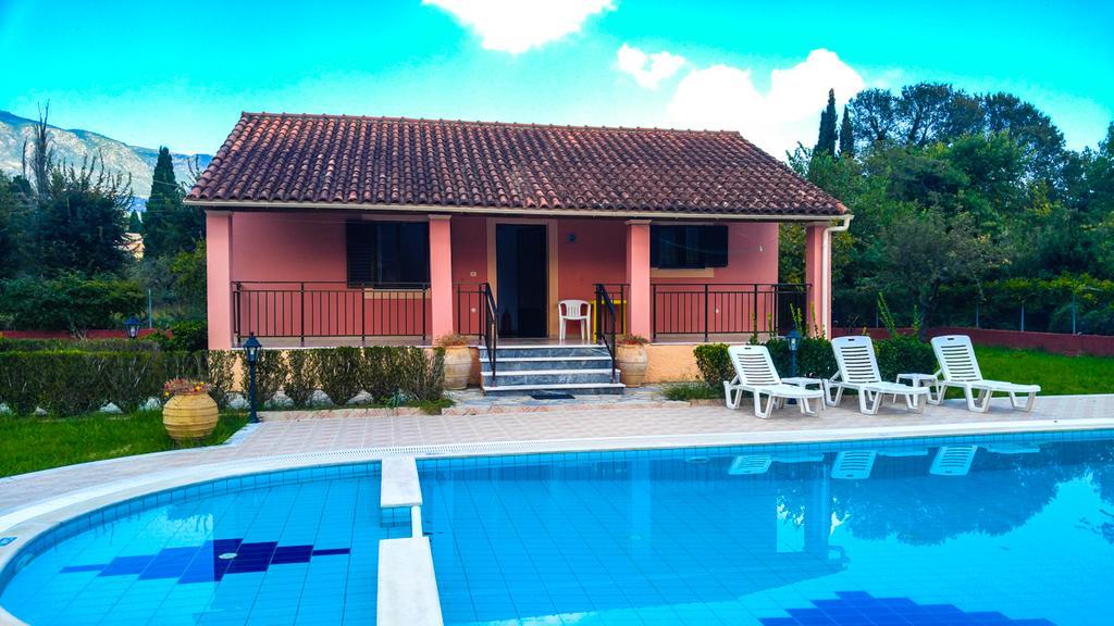Gregory-Vassilis Apartments Dassia  Bagian luar foto