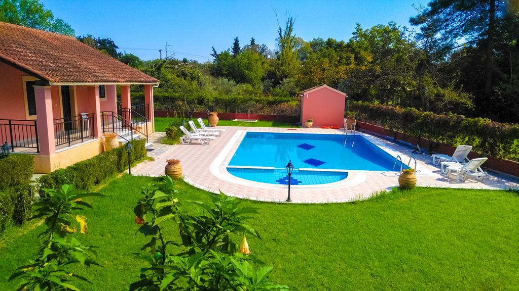 Gregory-Vassilis Apartments Dassia  Bagian luar foto