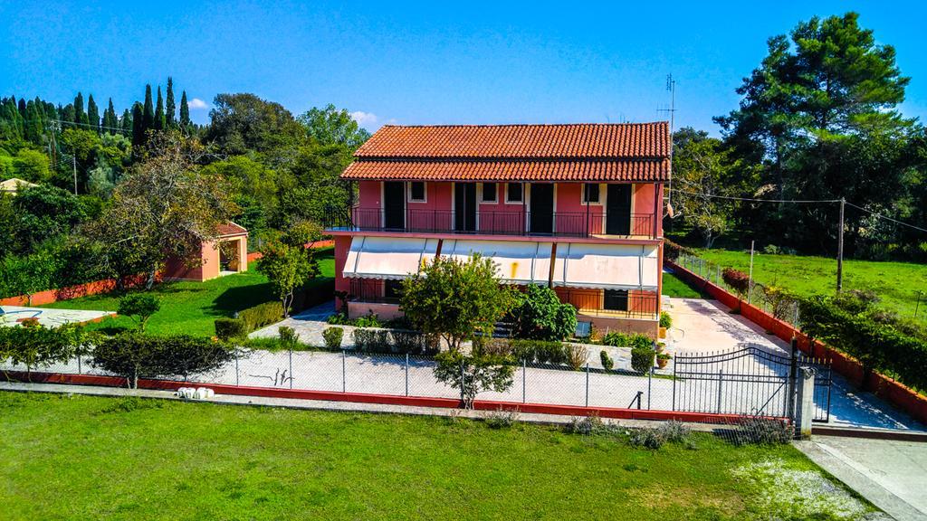Gregory-Vassilis Apartments Dassia  Bagian luar foto