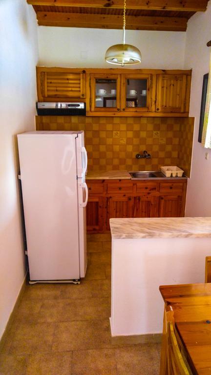Gregory-Vassilis Apartments Dassia  Bagian luar foto