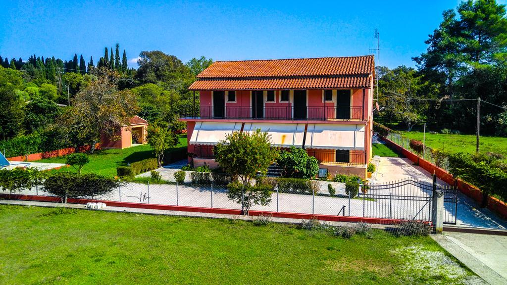 Gregory-Vassilis Apartments Dassia  Bagian luar foto